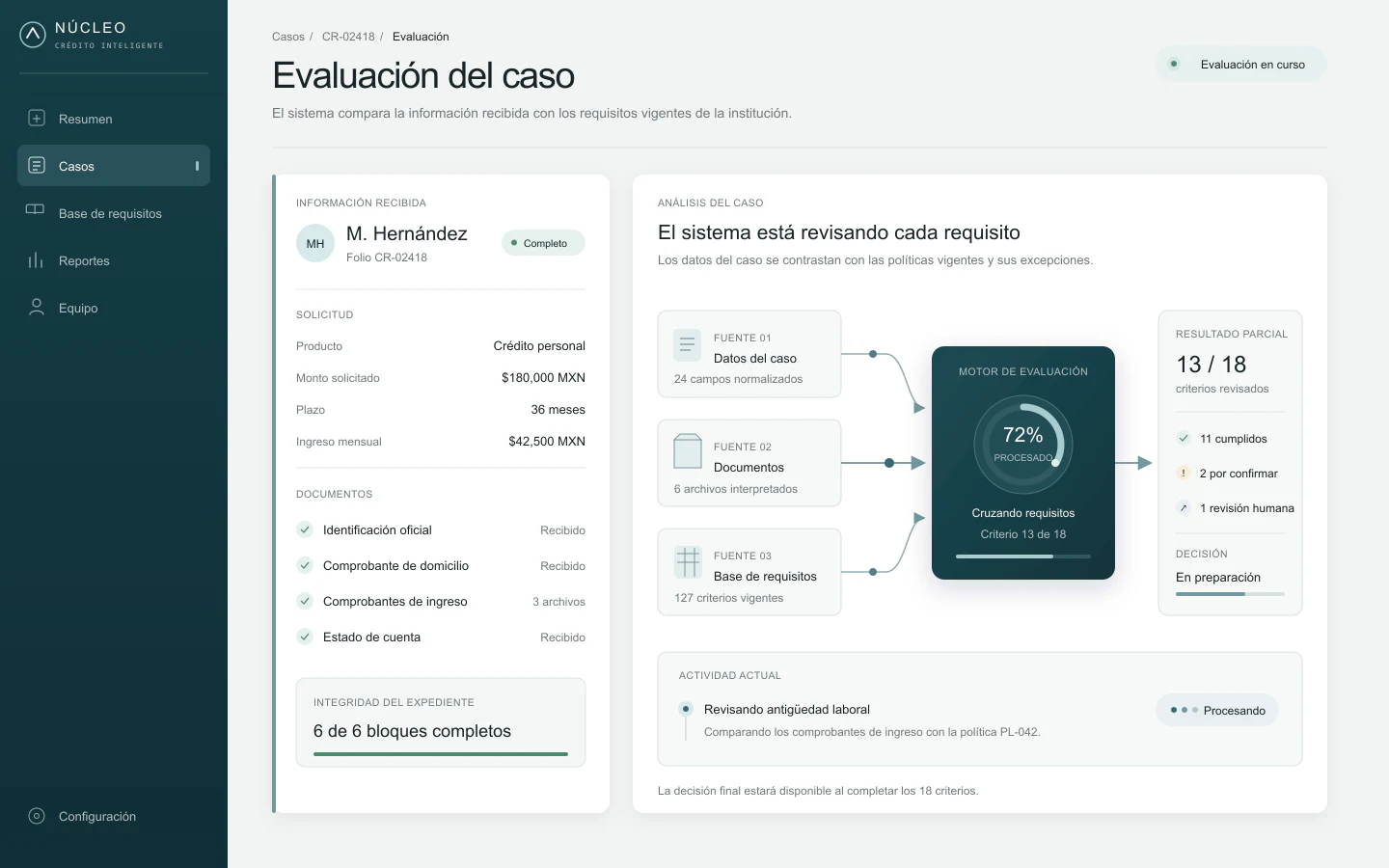 Sistema comparando información del solicitante, documentos y requisitos institucionales
